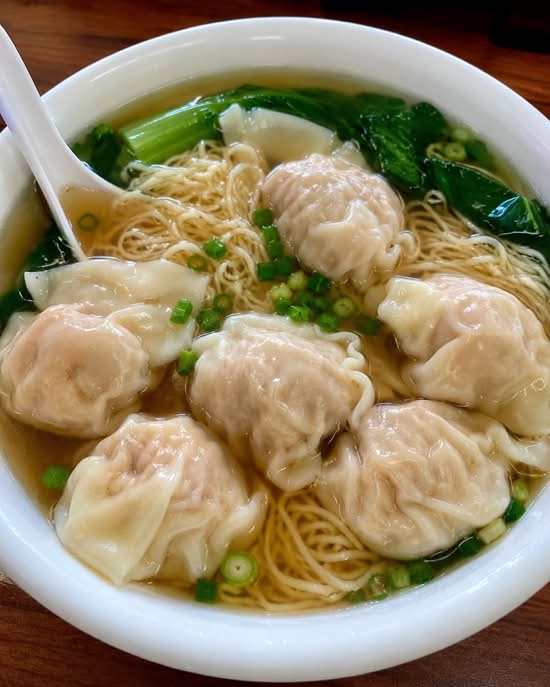 Pork Dumpling Noodle Soup猪饺子汤面